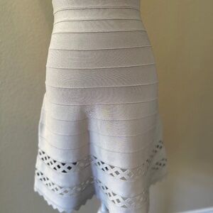 Hervé Léger "Nicola" Geometric-Eyelet Bandage Skirt – XS – Icy Grey
